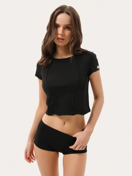 Tricou slim negru cu cusături decorative