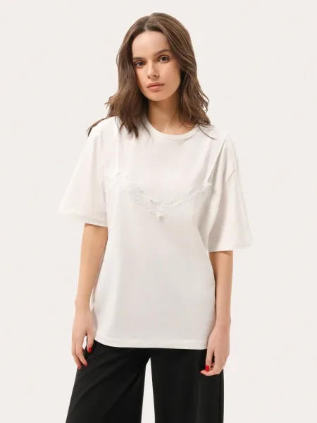 Tricou crem cu sutien din dantelă