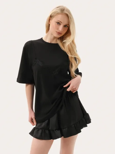 Tricou negru cu sutien din dantelă