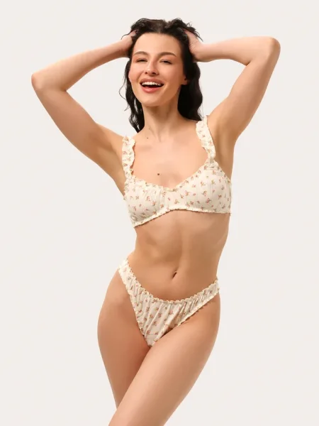 Set delicat de lenjerie din bumbac cu flori