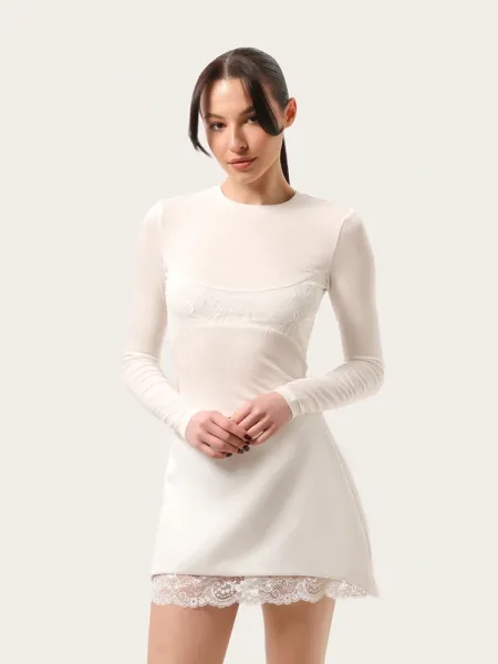 Longsleeve slim semitransparent, culoare lapte, din Tencel, cu dantelă pe bust