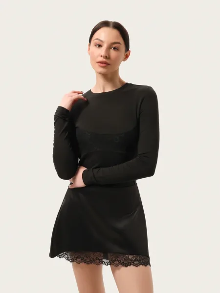 Longsleeve slim semitransparent negru, din Tencel, cu dantelă pe bust