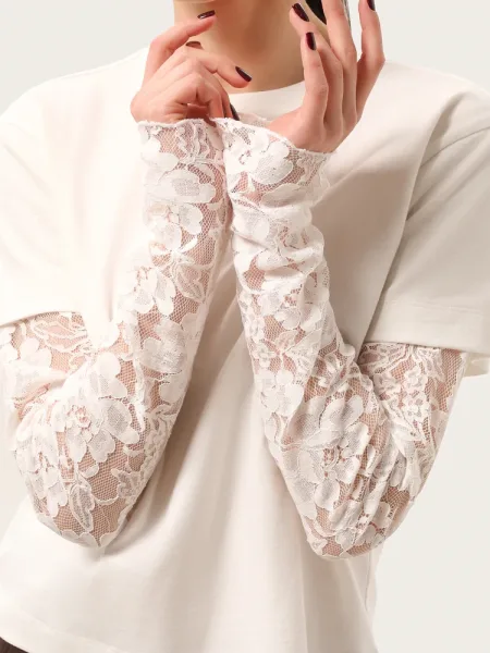 Longsleeve culoare lapte, cu mâneci din dantelă și broderie