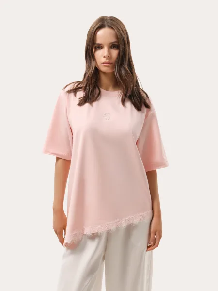 Tricou roz cu tiv asimetric din dantelă