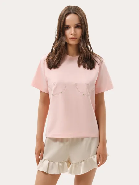 Tricou roz cu broderie pe piept