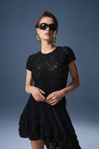 Tricou negru din dantelă texturată pufoasă